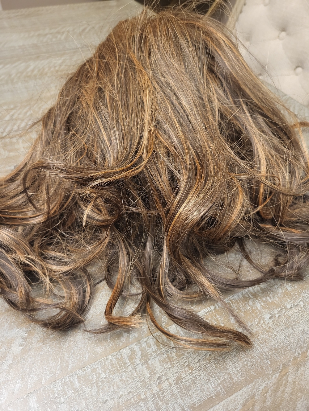 Women’s Brown Highlighted Wig - Natural Brown with Caramel Highlights